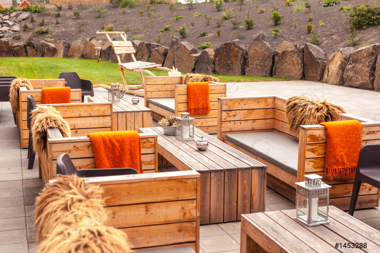 Outdoor Restaurant Furniture: A Guide to Durable and Stylish Seating Solutions